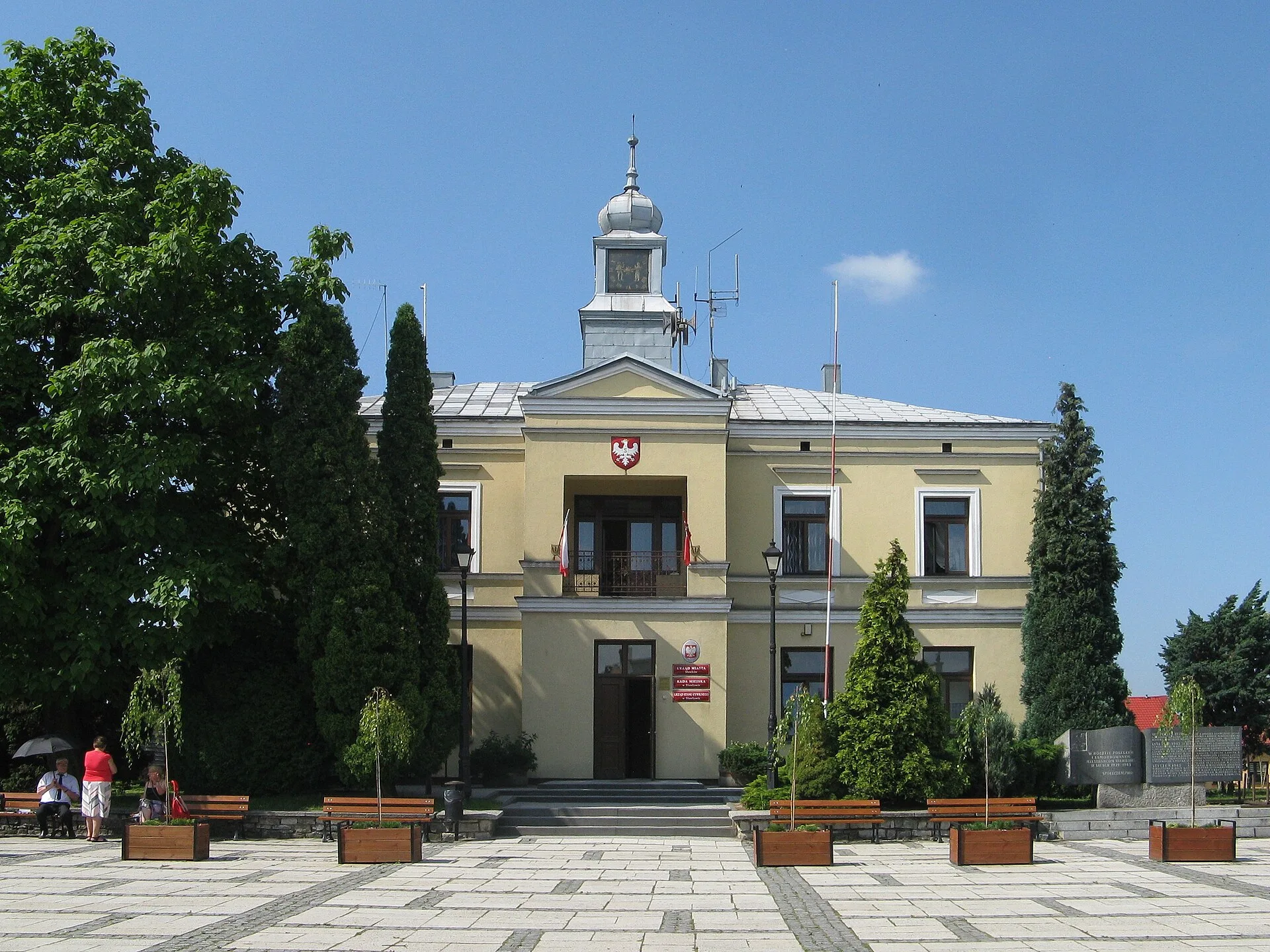 Sławków - Ratusz w Sławkowie na rynku.