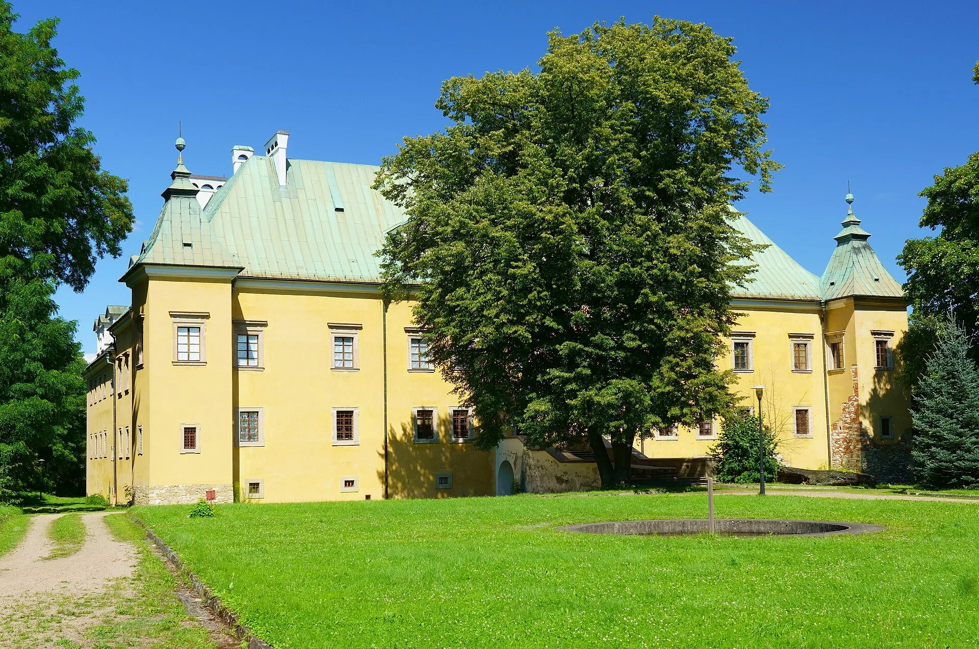Spytkowice - Spytkowice zabytek A 472 87 zamek ob. Archiwum Państwowe zespół zabytków
